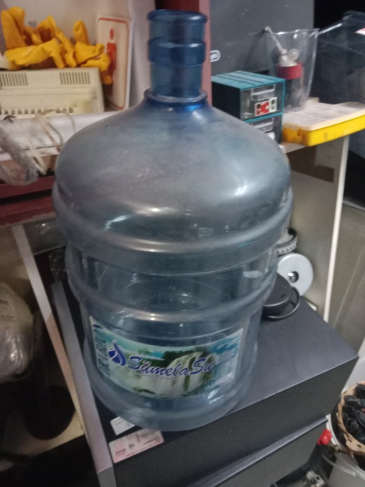 boş damacana Büyük Mavi Su Şişesi 1 adet var - Görsel 2