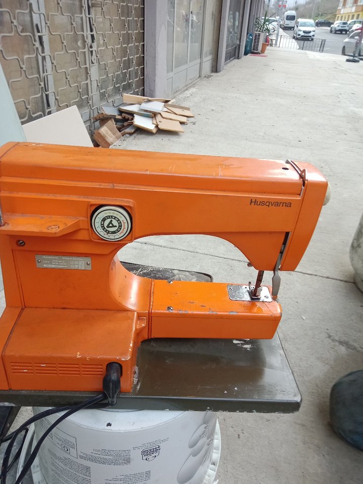 Husqvarna 2000 Turuncu Dikiş Makinesi - Görsel 2