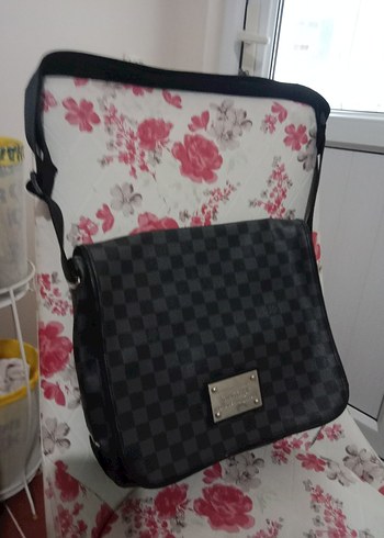 Louis Vuitton Parlak Siyah bayan omuz çantası marka kalite - Görsel 4