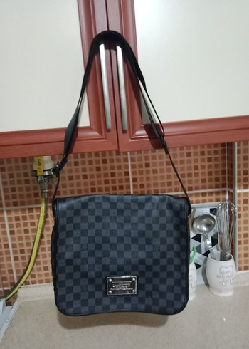 Louis Vuitton Parlak Siyah bayan omuz çantası marka kalite - Görsel 2