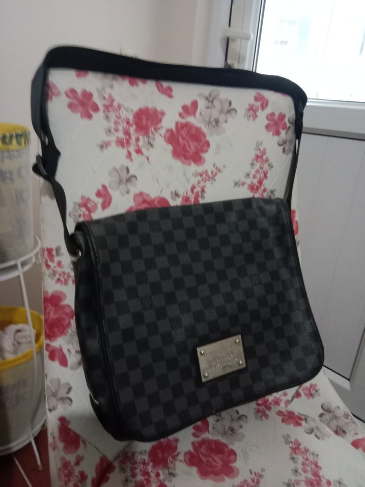 Louis Vuitton Parlak Siyah bayan omuz çantası marka kalite - Görsel 4