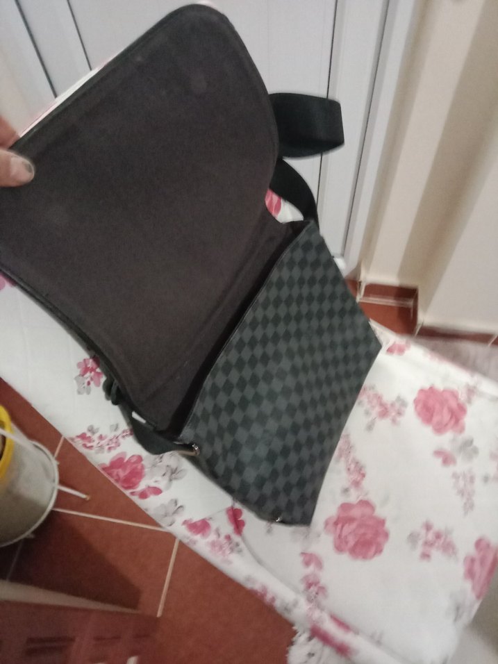 Louis Vuitton Parlak Siyah bayan omuz çantası marka kalite - Görsel 5