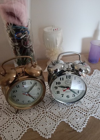 Antika Sarı ve gümüş renkli Çalar Saatler tanesi  850 tl tl - Görsel 2