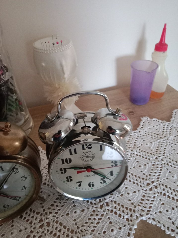 Antika Sarı ve gümüş renkli Çalar Saatler tanesi  850 tl tl - Görsel 5