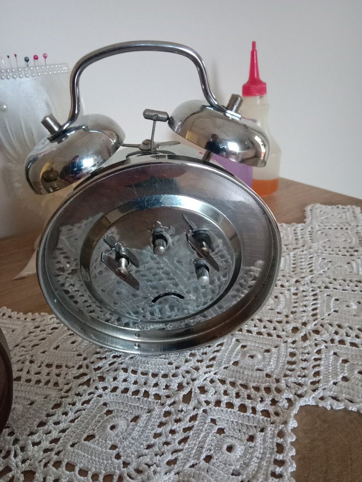 Antika Sarı ve gümüş renkli Çalar Saatler tanesi  850 tl tl - Görsel 4