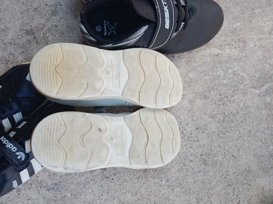 Erkek Çocuk Spor Ayakkabı 32,33 numara 2 çifti 500tl - Görsel 3