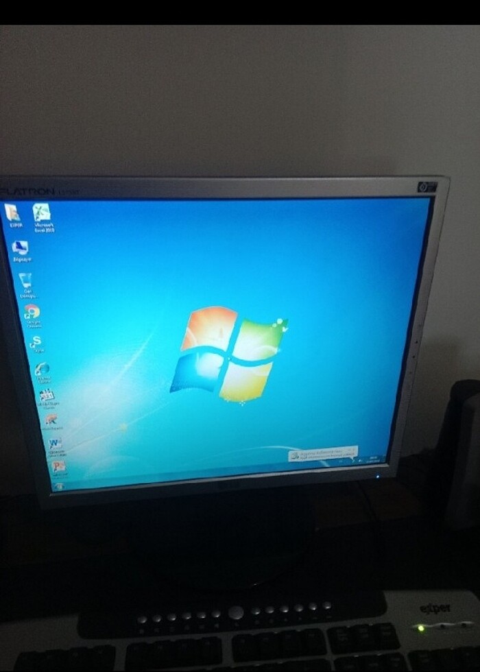 Bilgisayar monitörü 10 adet var tanesi 800tl - Görsel 2