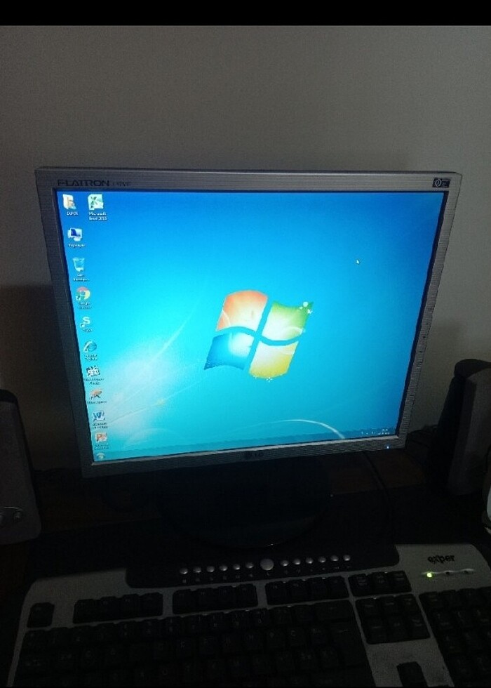 Bilgisayar monitörü 10 adet var tanesi 800tl - Görsel 5