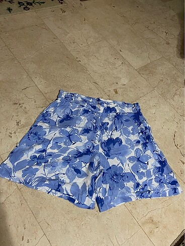 Lc Waikiki 44 beden sıfır cepli 2 adet bayan şort