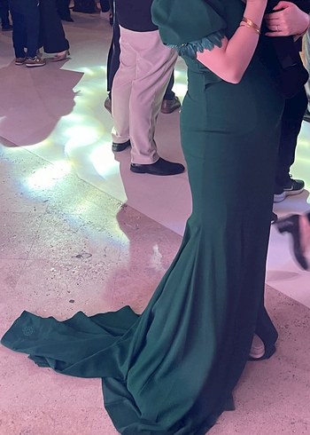 Yeşil haki uzun yırtmaçlı kuyruklu Abiye Elbise - Görsel 4