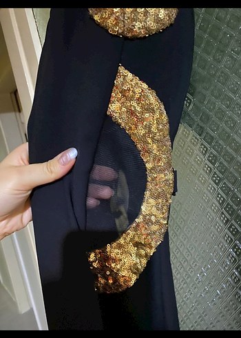 Kadın Siyah Altın Kuşaklı Uzun Abiye Elbise - Görsel 5