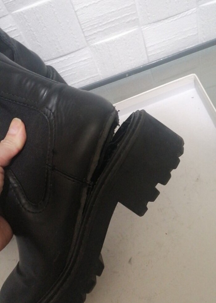 Stradivarius bot - Görsel 3