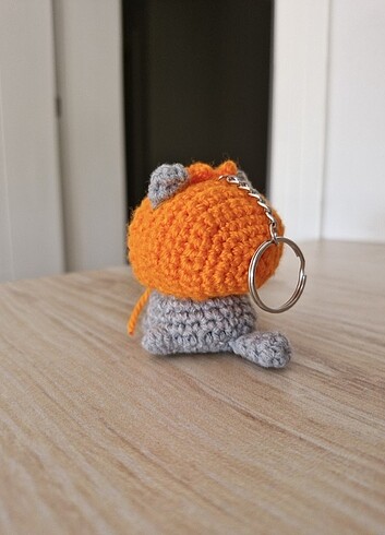 Beden turuncu Renk Şapkalı Sevimli Kedicik Amigurumi Örgü Anahtarlık