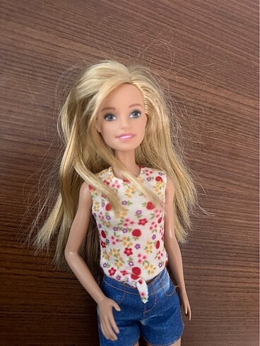 Barbie bebek