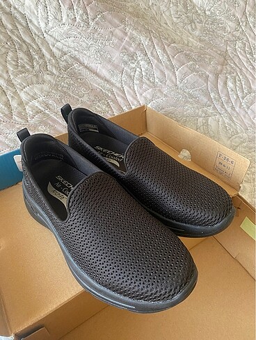 sketchers on the go joy babet