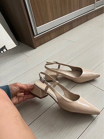 Krem rahat kısa topuk stiletto