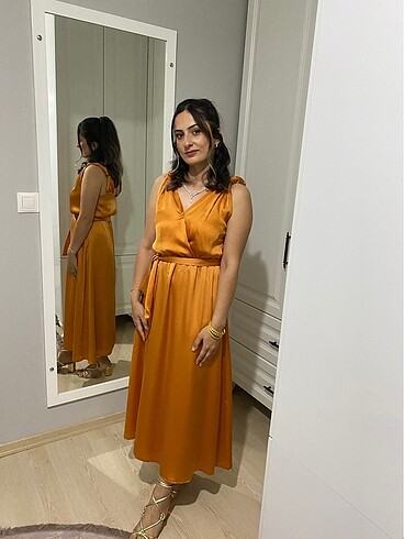m Beden turuncu Renk Saten elbise #mango #koton #zara