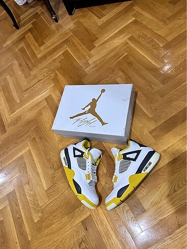Jordan 4