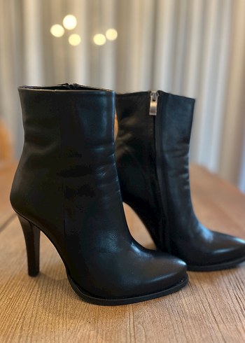 HOTİÇ MARKA Siyah Deri Stiletto Topuklu Kadın Bot - Görsel 2