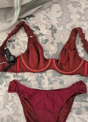40 Beden bordo Renk Bordo bikini takım 38 40 beden hiçbir kusuru yok