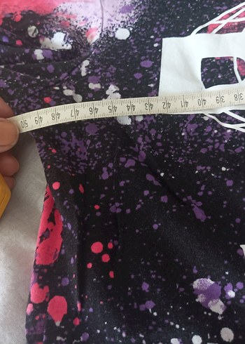 Kız Çocuk Renkli Batik Desenli Tişört - Görsel 4