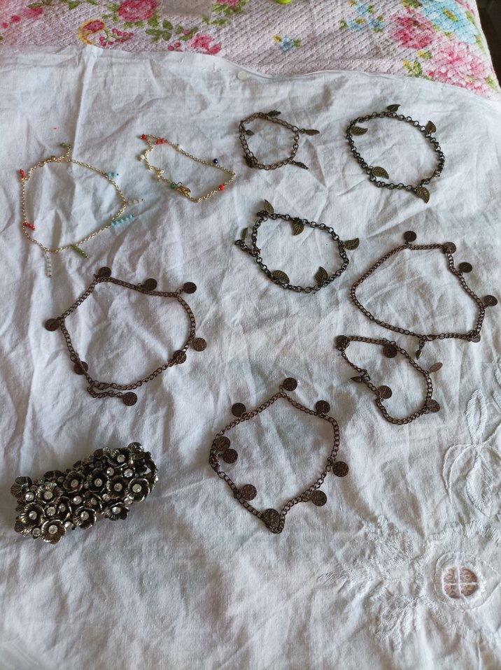 Zincirli aparatlı ve cam boncuklu hal hallar.adet fiyatı 20 TL. - Görsel 2