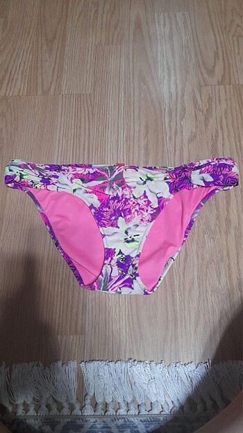36 Beden Çiçek Desenli Bikini Takımı