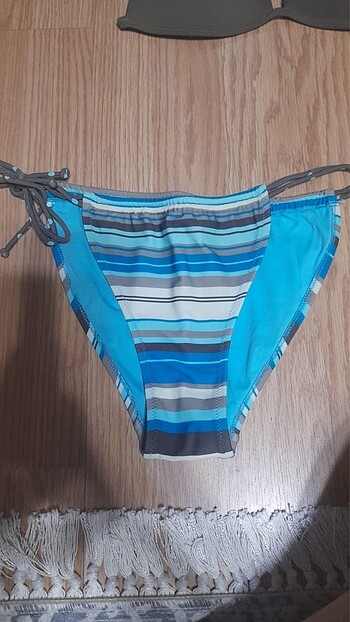 38 Beden Mavi Çizgili Bikini Takımı