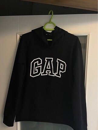 Gap swatshirt