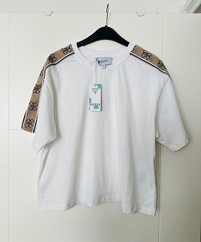 Guess tshirt