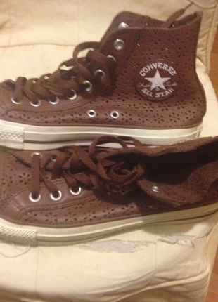 Converse kahverengi deri delikli model
