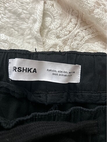 Bershka Bershka. Erkek kapri