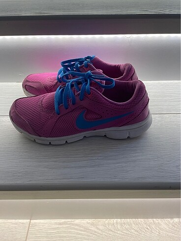 38 Beden Nike Spor Ayakkabı