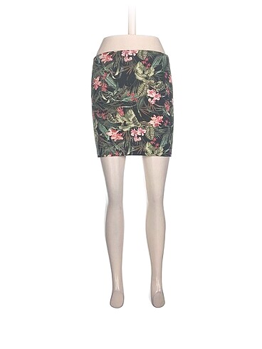 Bershka Mini Etek %70 İndirimli.