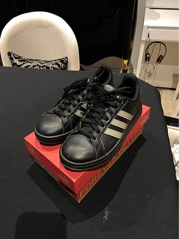 Orjinal adidas spor ayakkabı