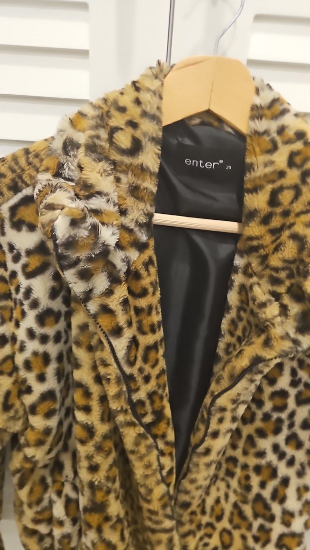 Leopar Desenli Suni Kürk Ceket - Görsel 3