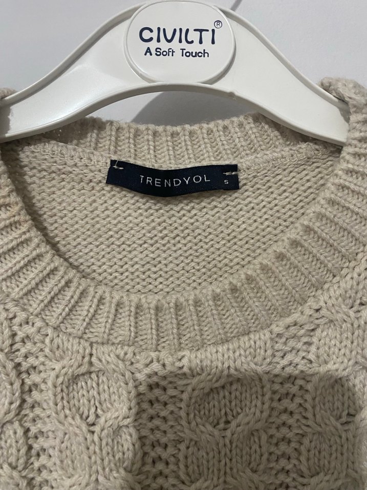 Kadın Beyaz Kısa Örgü Süveter - Görsel 3