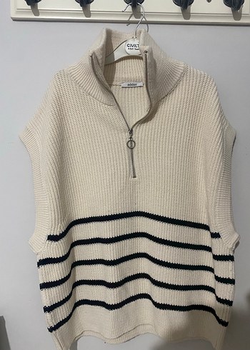 Yüksek Yaka Beyaz Zebra Desenli Örgü Süveter - Görsel 2