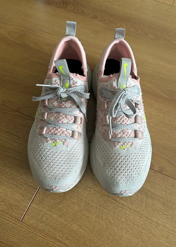 38,5 Beden Nike Kadın Spor Ayakkabı