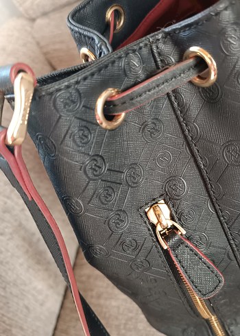 Kedili Siyah Büzgülü Vakko Çapraz Askılı - Görsel 3