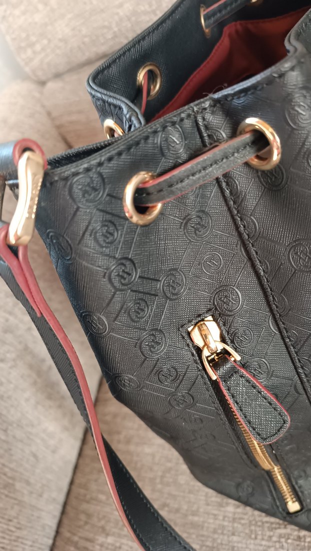 Kedili Siyah Büzgülü Vakko Çapraz Askılı - Görsel 3