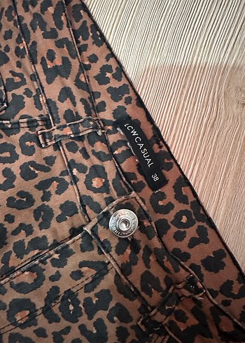 38 Beden Kahverengi Leopar Desenli Kadın likralı Pantolon