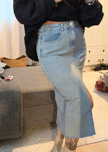 Mavi Yırtmaçlı Midi Denim Etek - Görsel 2