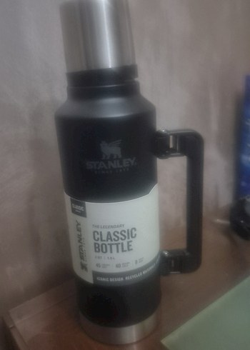  Beden Stanley Siyah Klasik Termos Şişe 1.9L