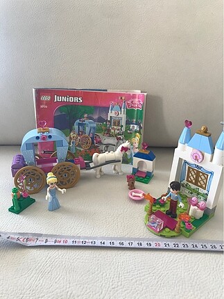 Lego juniors. DisneyPrincess. 4-7 yaş. Bir tek parçası eksik r