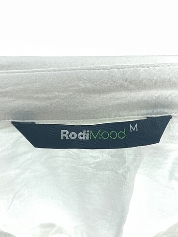 m Beden beyaz Renk Rodi Mood Gömlek %70 İndirimli.