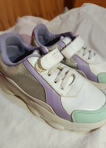 Skechers Kız Çocuk Beyaz Pastel Renkli Cırt Cırtlı Spor Ayakkabı