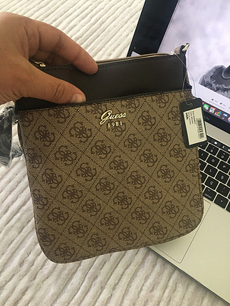 GUESS POSTACI