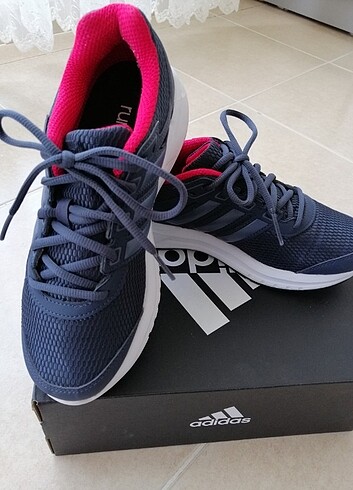 Adidas spor ayakkabı