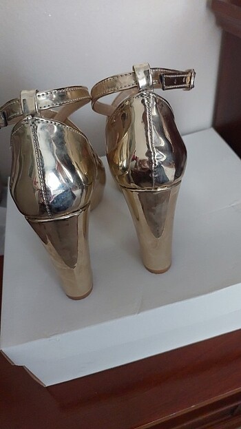 37 Beden Gold ayakkabi